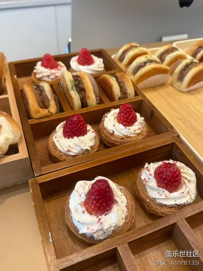 一款性能拉滿了的手機！