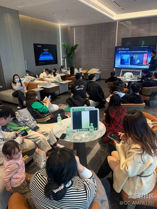 一款性能拉滿了的手機！