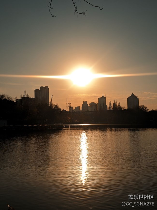 反復(fù)試錯，三星手機終于吃上最近很火的理光GR谷歌相機