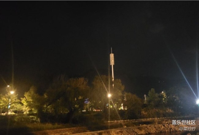 【折疊屏手機里的春夏秋冬】秋夜