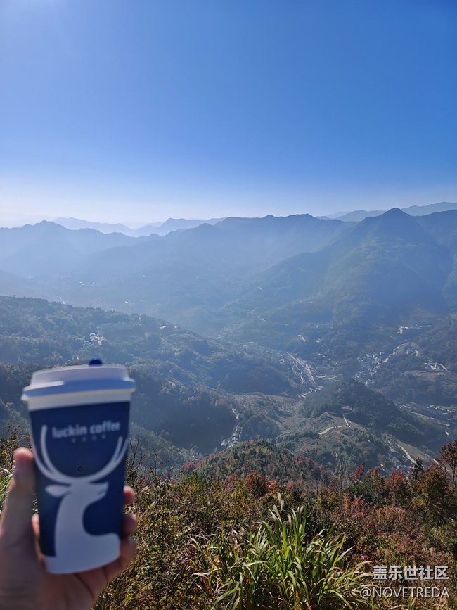 【折疊屏手機(jī)里的春夏秋冬】秋季爬山