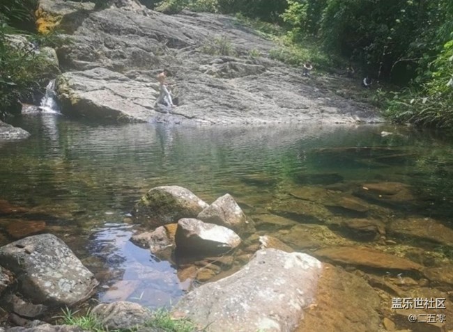 【折疊屏手機(jī)里的春夏秋冬】小河流水