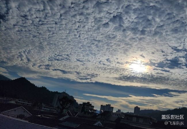 【折疊屏手機(jī)里的春夏秋冬】秋季天空