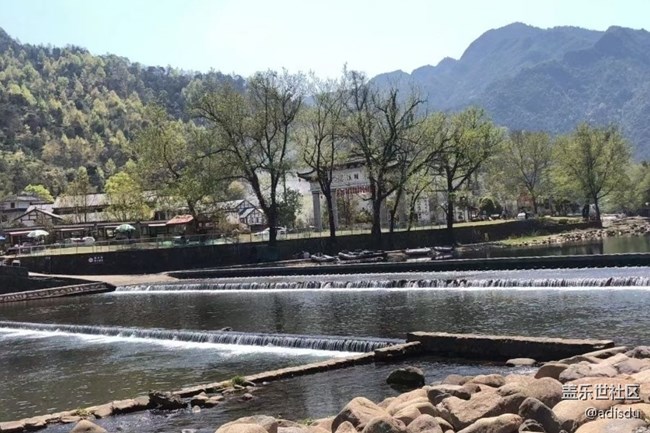 【折疊屏手機(jī)里的春夏秋冬】去春游