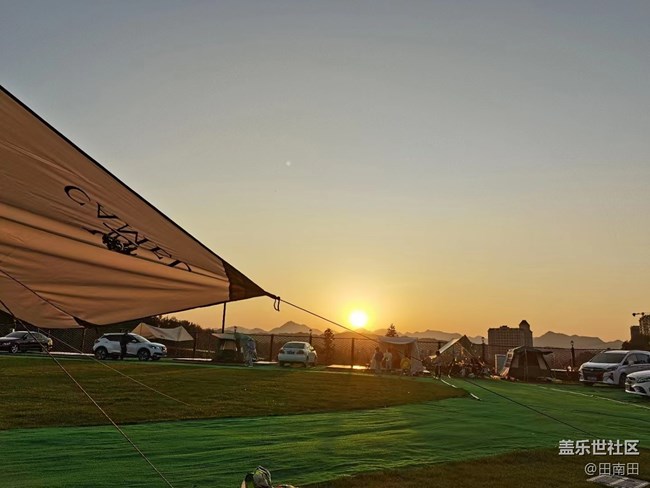 【折疊屏手機里的春夏秋冬】露營