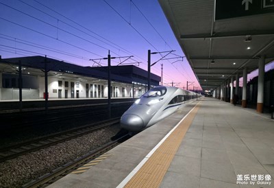 當火車離開這座陌生的城市