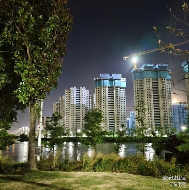 【折疊屏手機里的春夏秋冬】夏夜