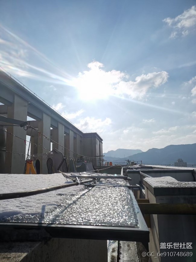 【折疊屏手機(jī)里的春夏秋冬】下雪了