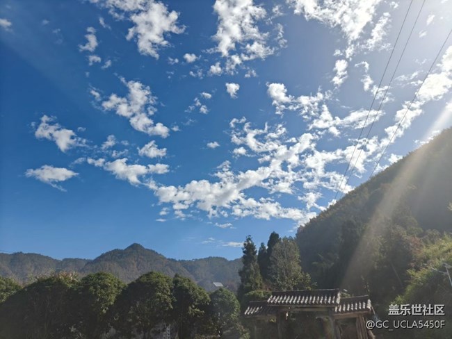 【折疊屏手機(jī)里的春夏秋冬】秋日大山