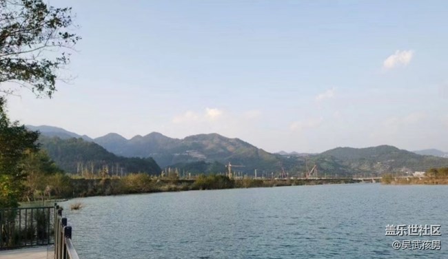 【折疊屏手機(jī)里的春夏秋冬】春回大地