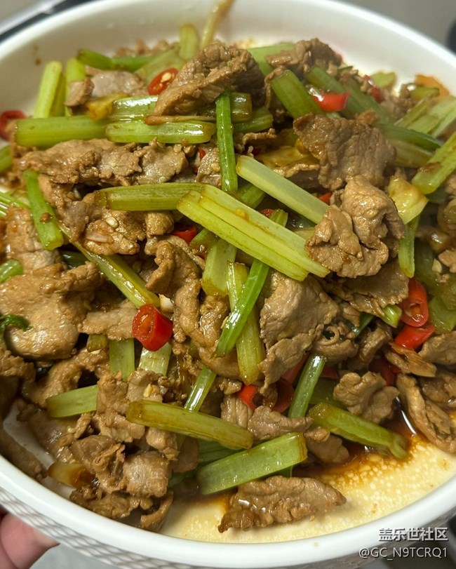 【食暖朝夕】芹菜炒肉