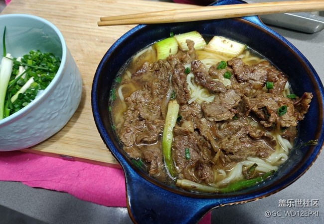 【食暖朝夕】蔥爆牛肉片蓋面