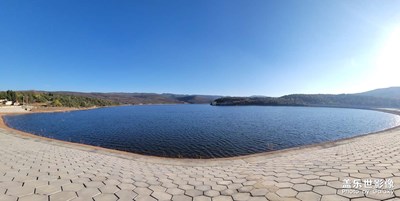 【靚影迎春】+藍(lán)天碧水