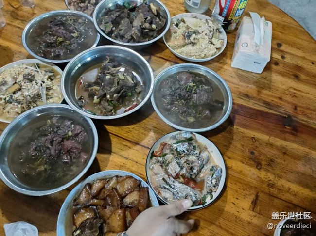 【春肴納?！考t燒肉