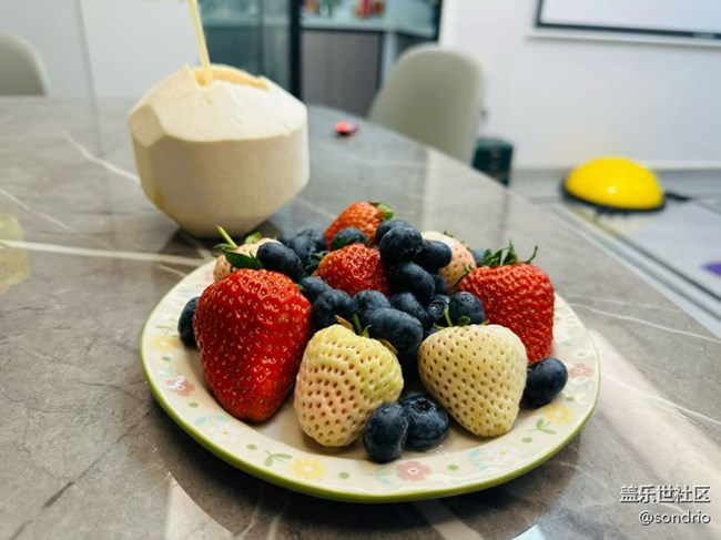 【春肴納?！恳黄鸪燥? title=