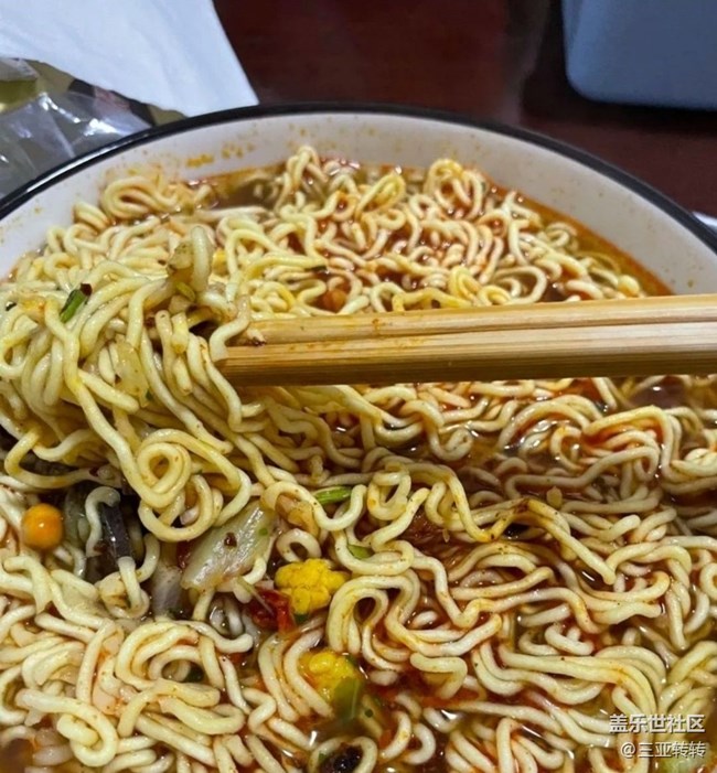 【春肴納?！砍耘菝? title=