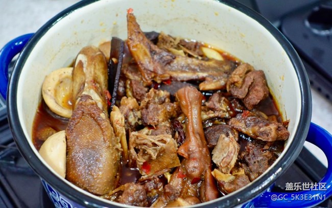 【春肴納?！繄F年宴