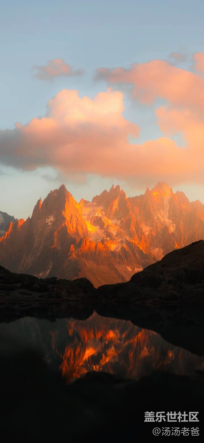 每日壁紙系列，今天的壁紙來(lái)嘍！