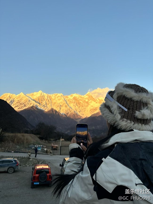 【旅途瞬間志】日照金山