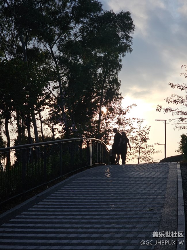 【旅途瞬間志】太陽(yáng)要落山