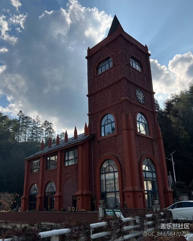 【徒步所見】紅磚城堡