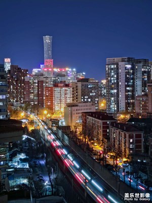 北京的夜色正濃……