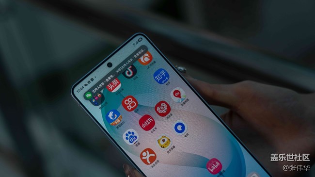 送給愛(ài)健身的漂亮妹妹一臺(tái)三星S26 Ultra，防窺功能的強(qiáng)大才是對(duì)她最好的保護(hù)