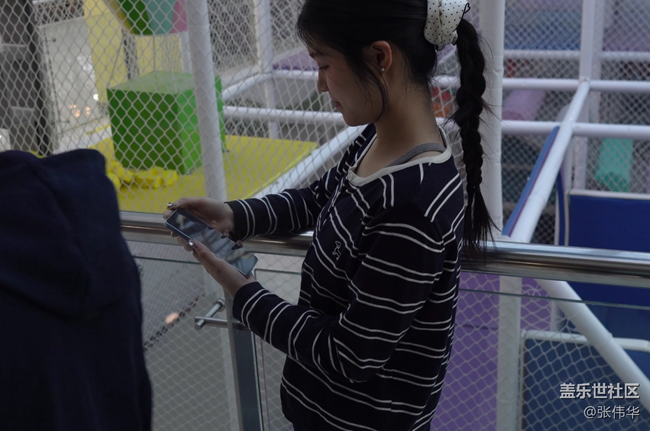 送給愛(ài)健身的漂亮妹妹一臺(tái)三星S26 Ultra，防窺功能的強(qiáng)大才是對(duì)她最好的保護(hù)