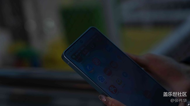 送給愛(ài)健身的漂亮妹妹一臺(tái)三星S26 Ultra，防窺功能的強(qiáng)大才是對(duì)她最好的保護(hù)