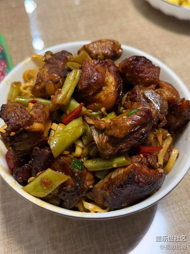 【春肴集】豆角排骨燜面