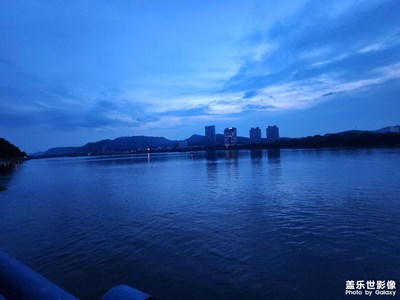 【行走的風(fēng)景】江畔