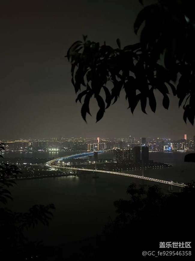 【五一風(fēng)光】夜爬