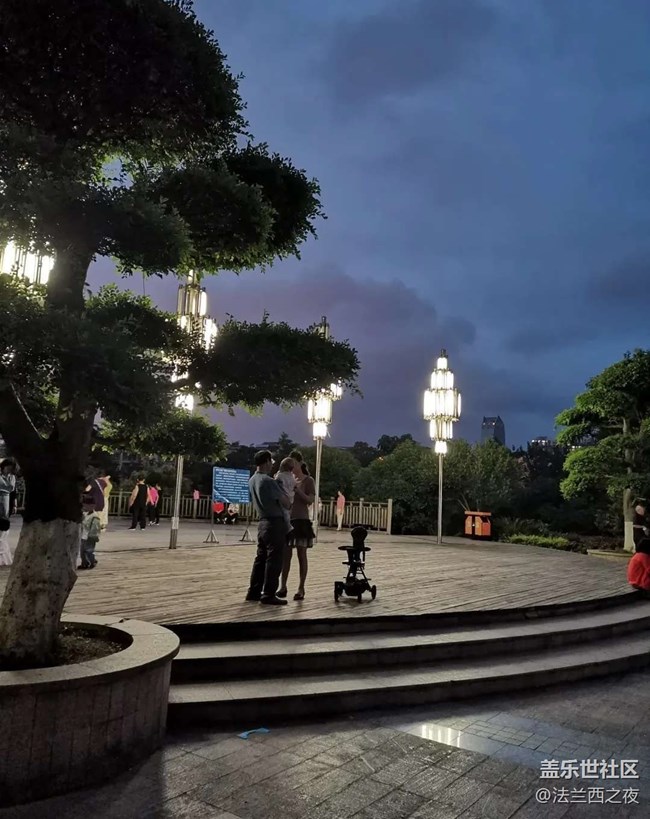 【五一風(fēng)光】江邊公園