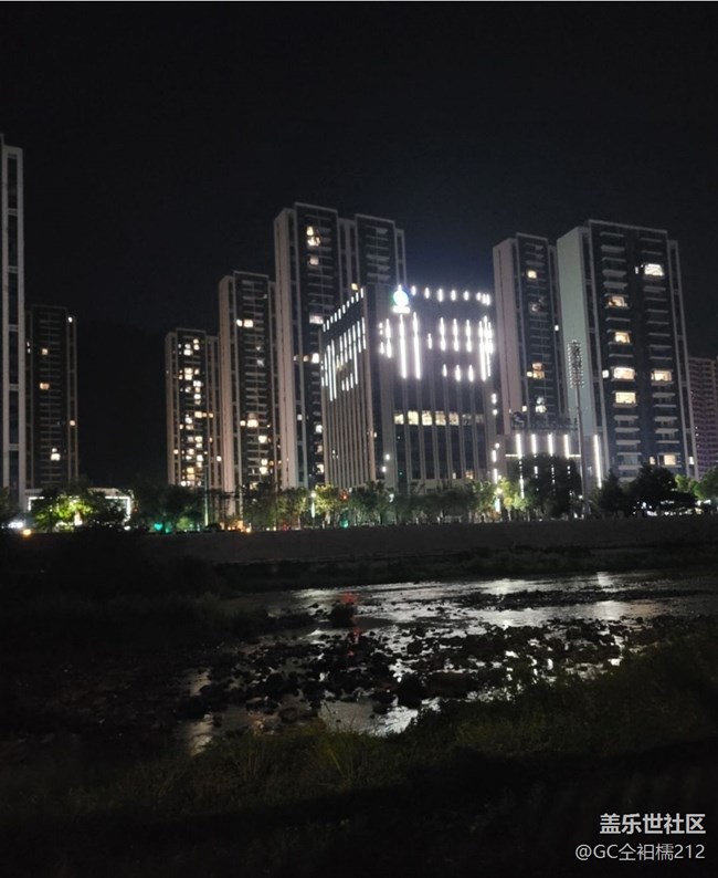 【五一趣拍分享】高樓