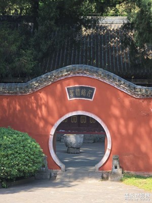 千年武侯墓，千秋念孔明