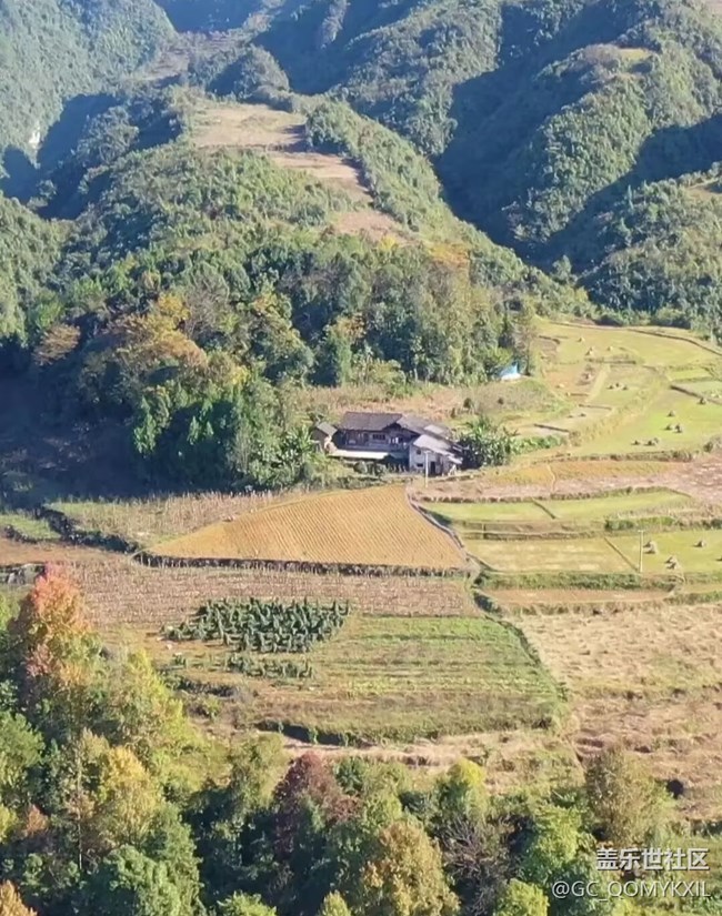 【初夏漫行】小村莊