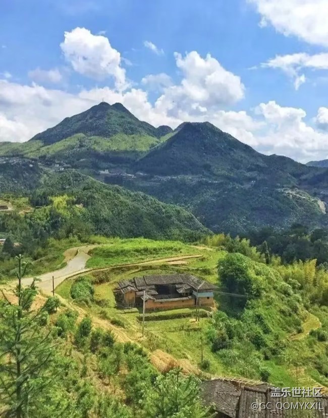 【初夏漫行】小村莊