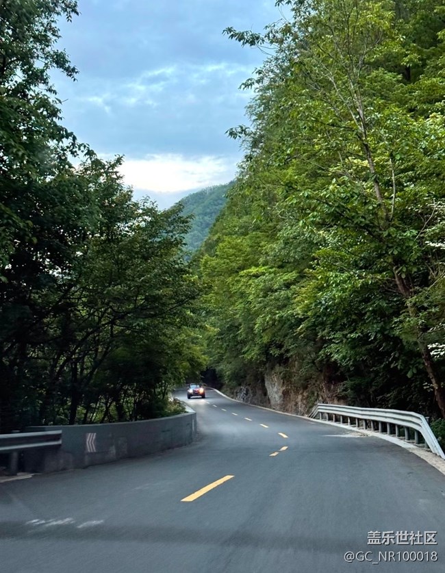 【初夏漫行】進(jìn)山吸氧