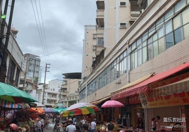 【初夏漫行】市井之地