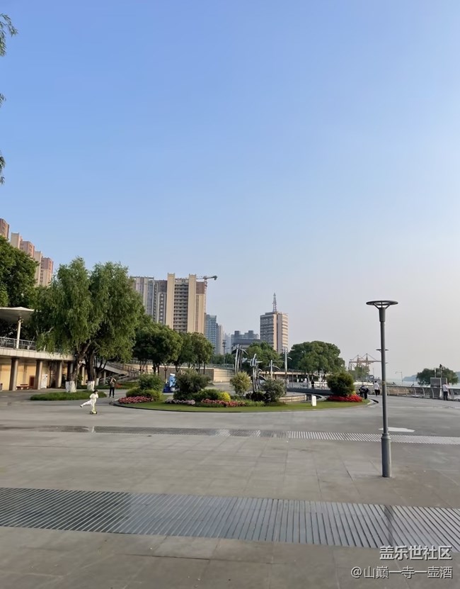 【初夏漫行】江邊散步