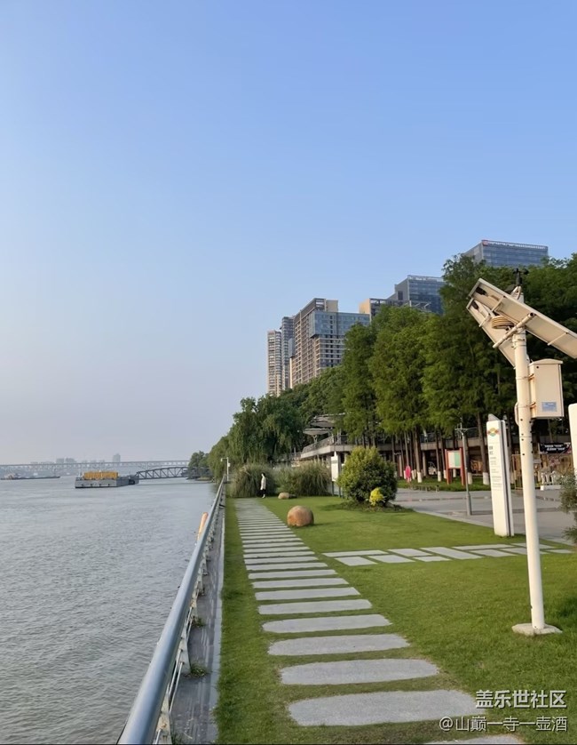 【初夏漫行】江邊散步