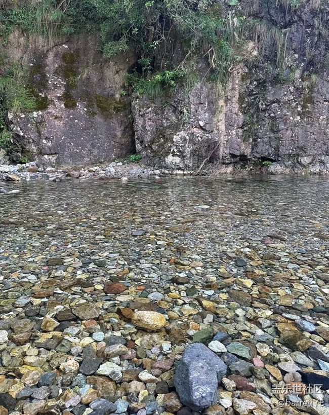【初夏漫行】清澈湖水