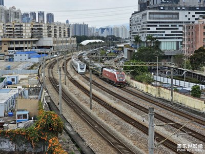 S23U拍的火車