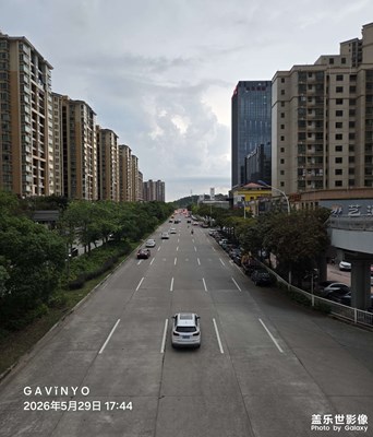 【初夏清風(fēng)】云層低垂，車水馬龍