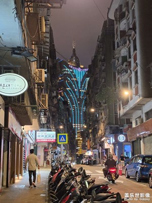 那個很有賽博朋克感覺的機位