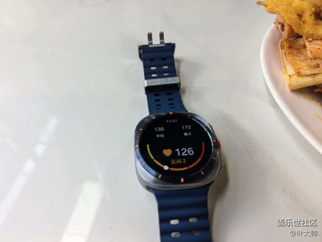 【綠茵逐風，腕間守護】watch8佩戴體驗