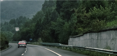 暮色行路有感，阴雨天总会翻篇