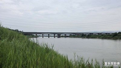 雨中渭河 徐行